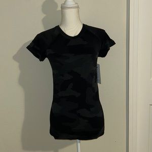 Athleta Women’s Black Camp T-Shirt - Size SP